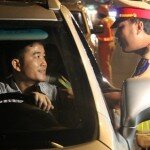 Hơi men trong người – tịch thu luôn cả giấy phép lẫn xe
