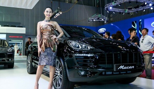 trien lam xe nhap khau tu Thai Lan