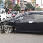Cách xử lý khi bị nổ lốp xe ô tô giữa đường